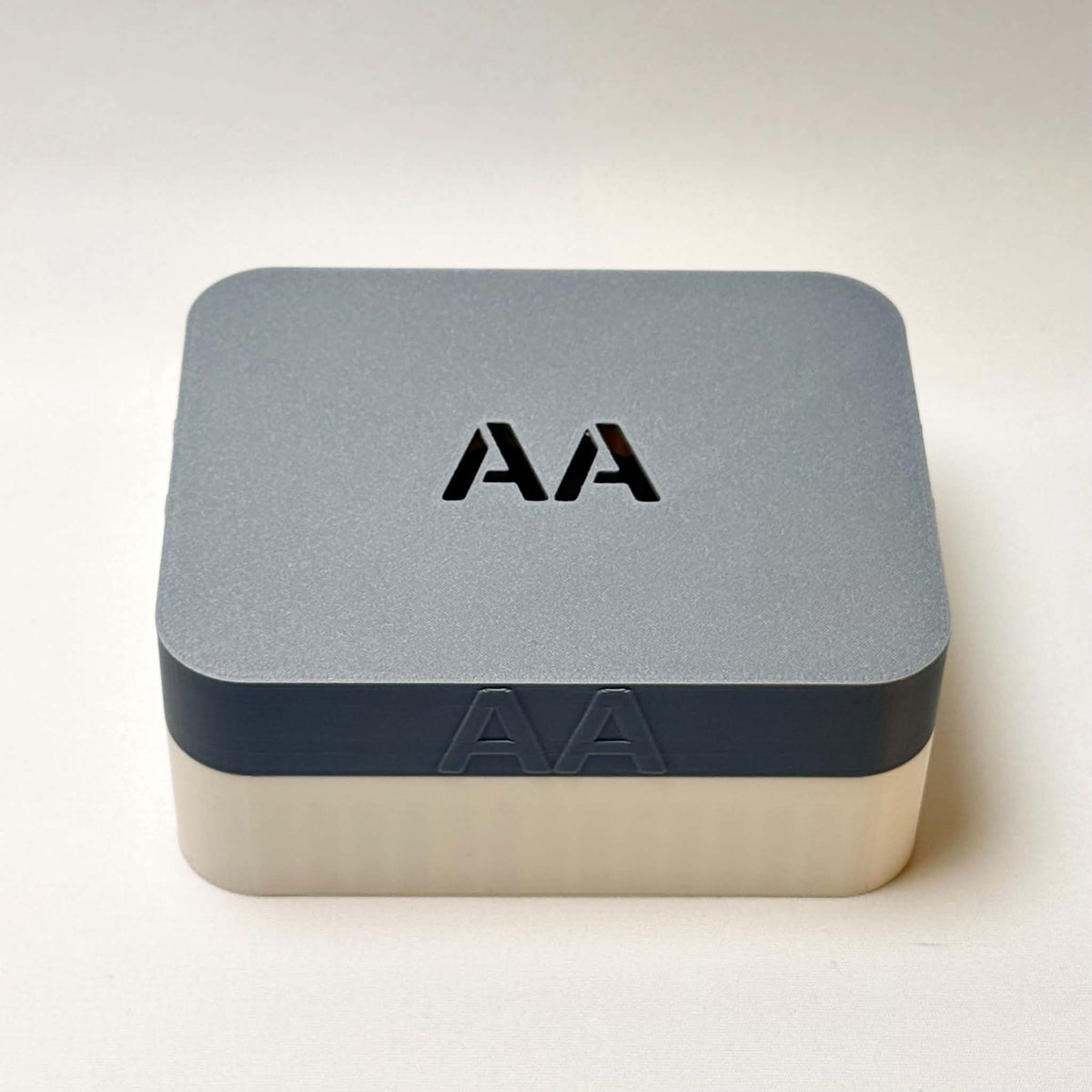 Batteriboks for AA og AAA