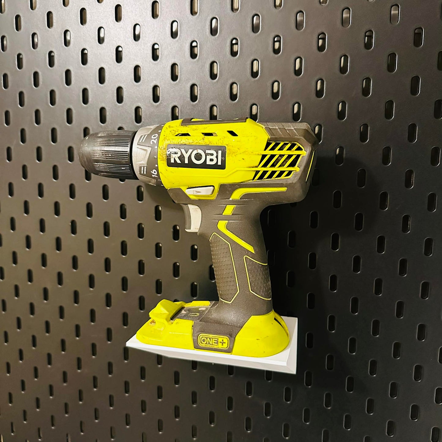 Verktøyholder for RYOBI 18V til SKÅDIS
