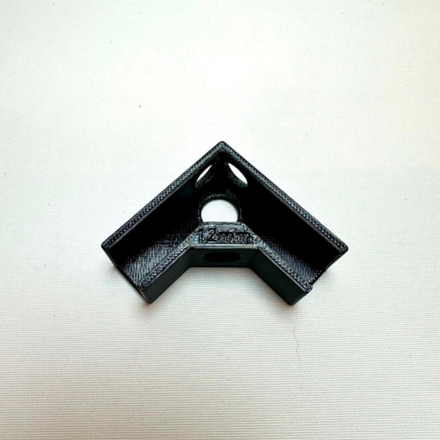 90° Hjørnebrakett for 12 mm møbelplater